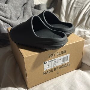 Yeezy Slides